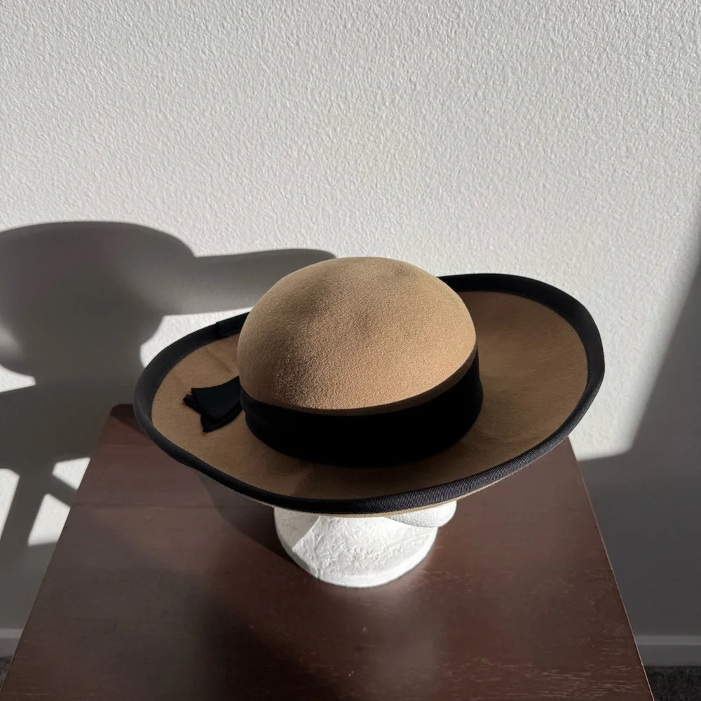 VTG Madcaps 5th Ave New York Wool Felt Cloche Hat Camel Black Ribbon Wide Brim